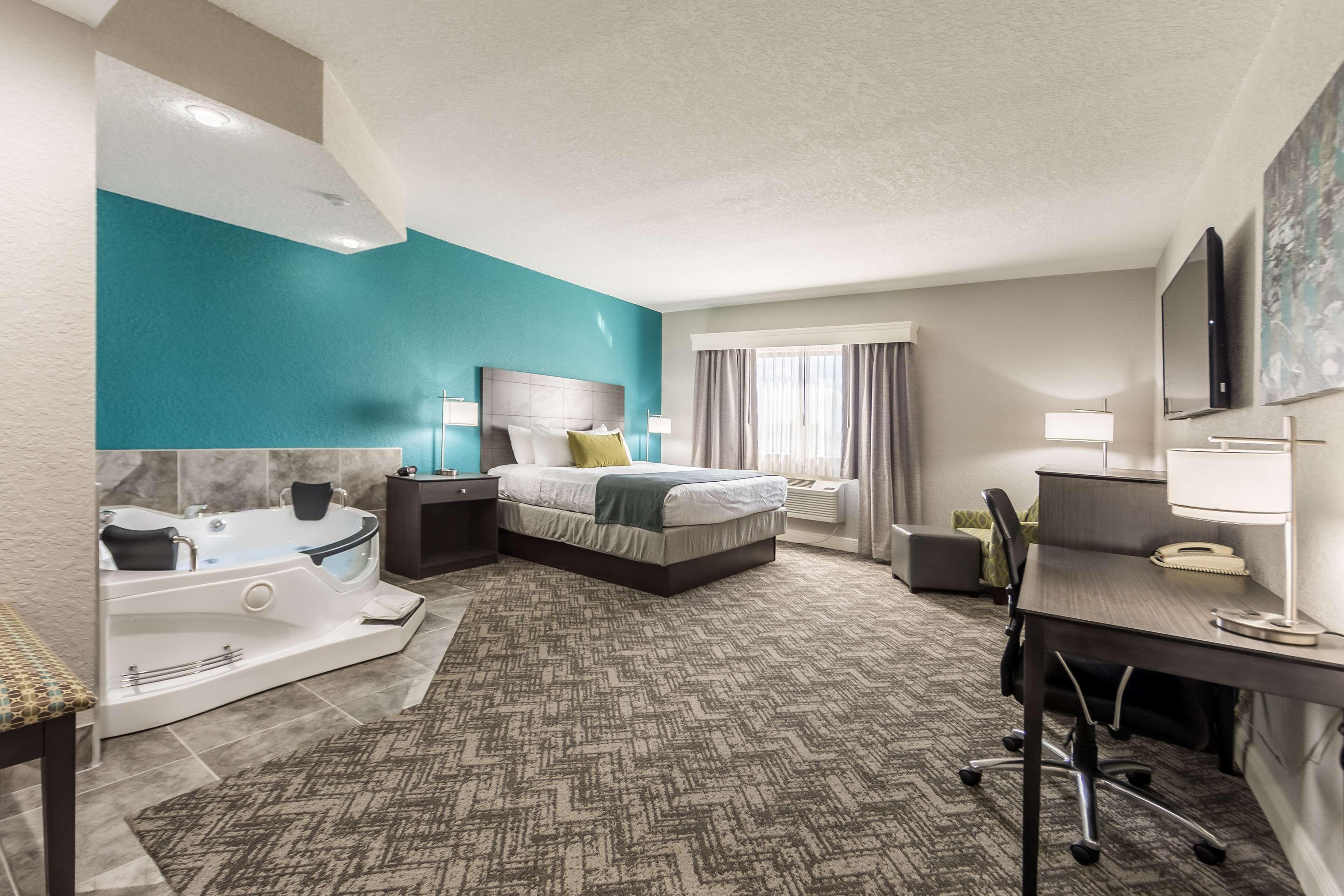 Western & Hotel